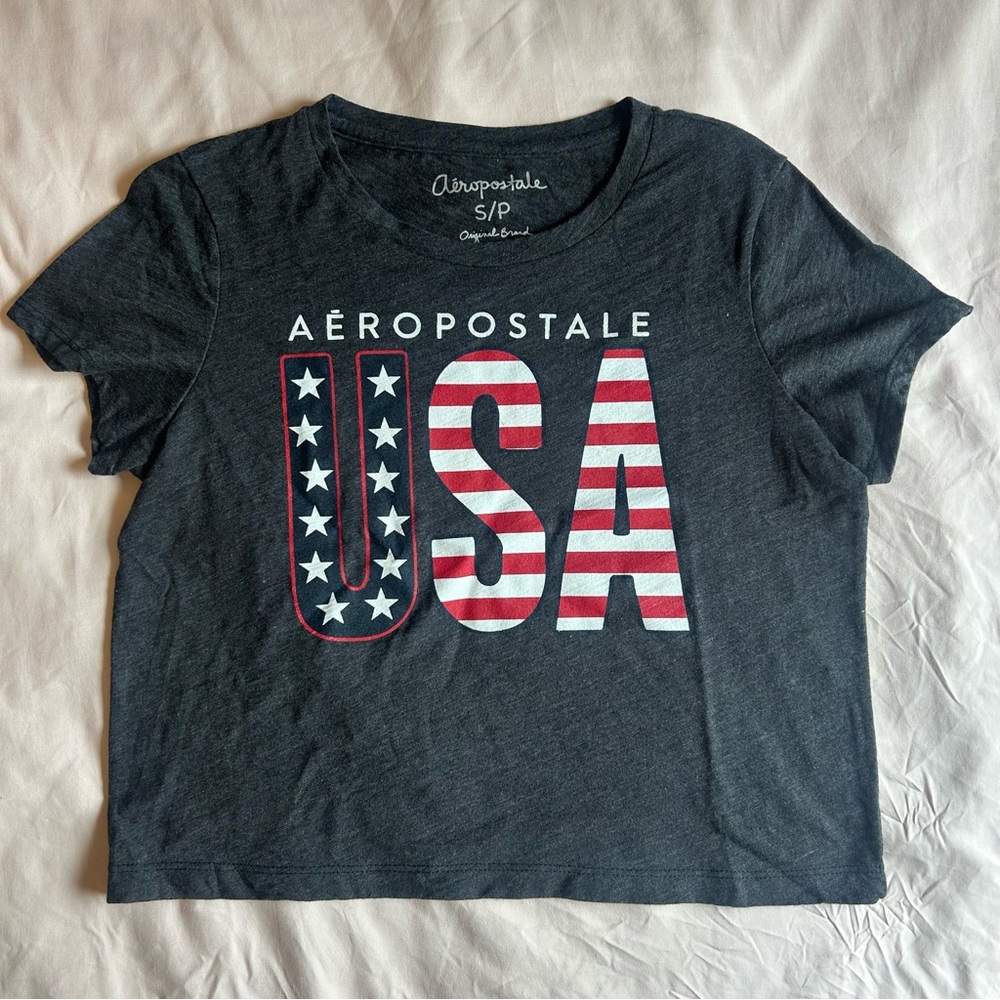 Aeropostale USA Graphic T-Shirt – Size Small